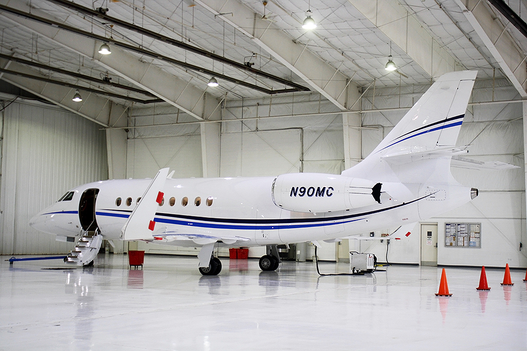 Full size: PRIVATE DA-2000 N90MC at Detroit Metro Wayne County Airport